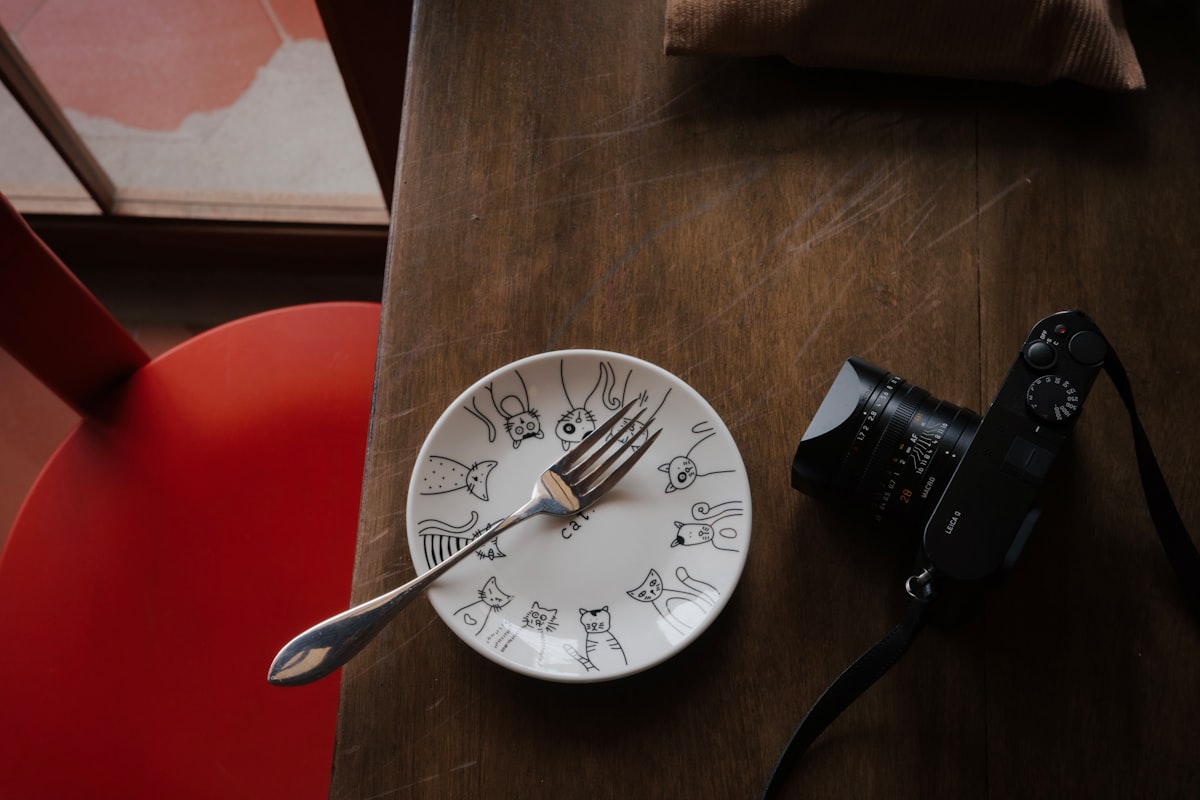 Balanced meal with proper portions showing vegetables, protein, and whole grains on a plate